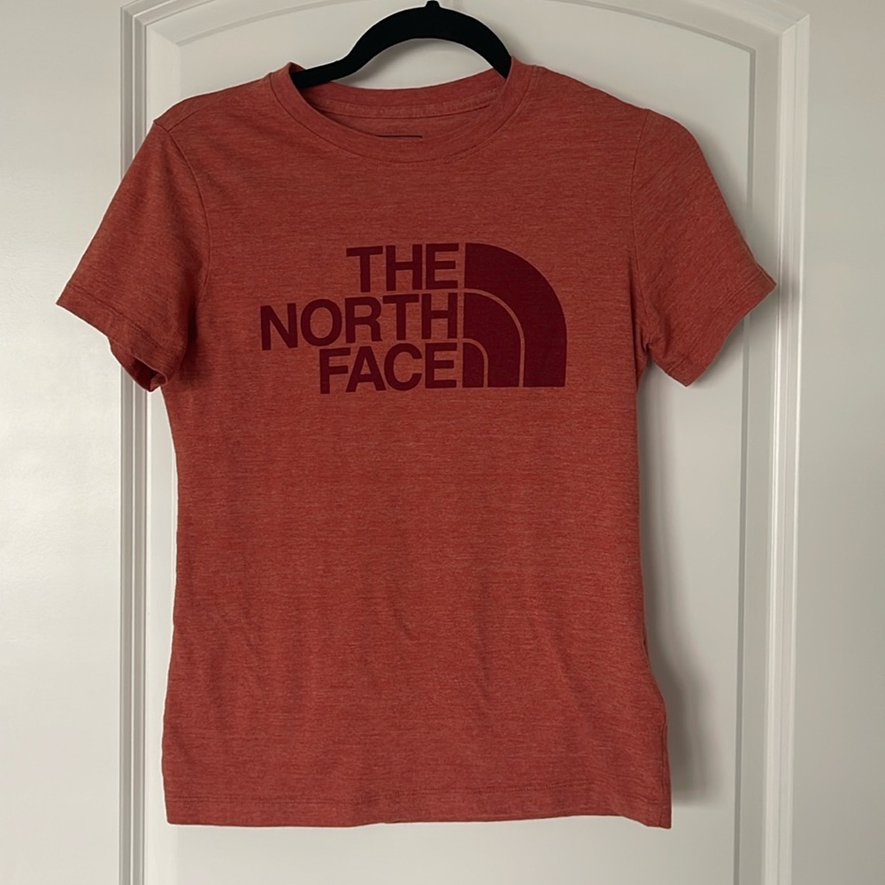 The North Face Women’s Heather Red Short Sleeve Tee Shirt Size Small